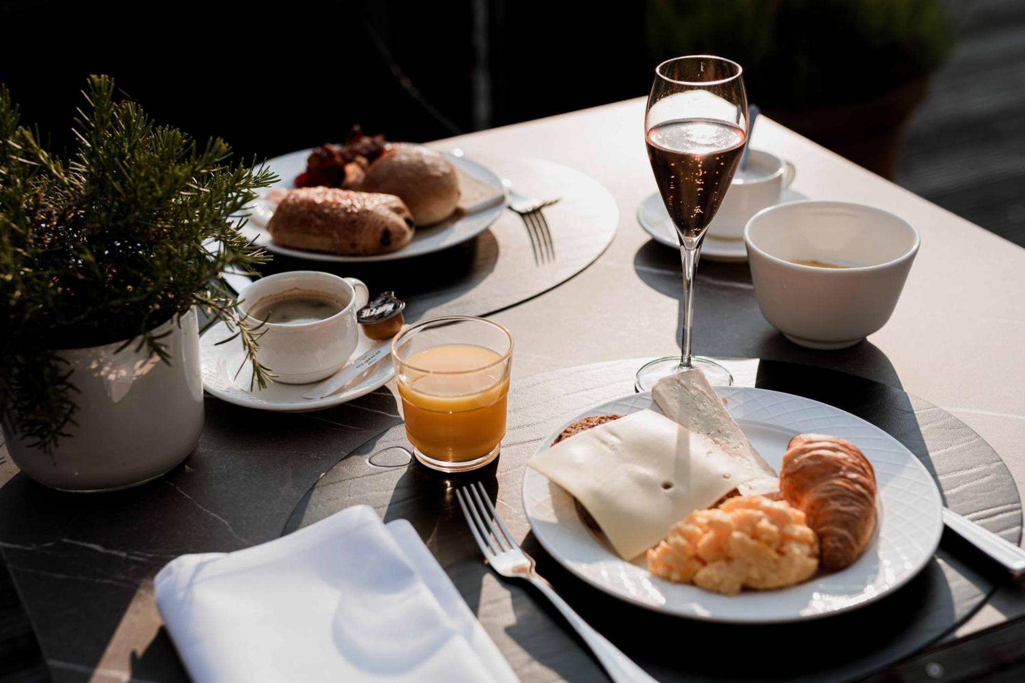 Stiemerheide - The Urban Hotel & Golf Retreat Genk Luaran gambar